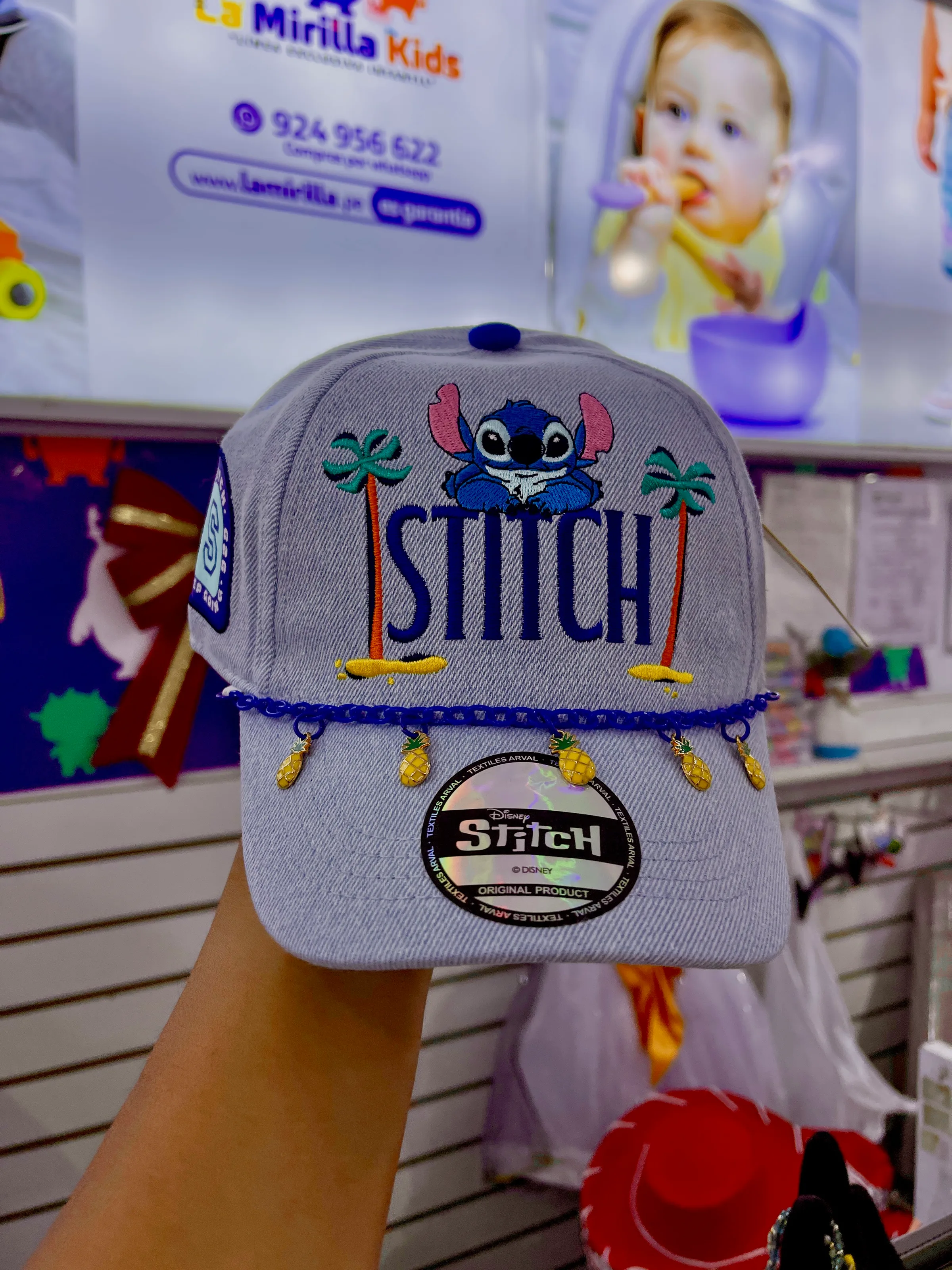 Gorra infantil Stitch para sol con detalles de piña