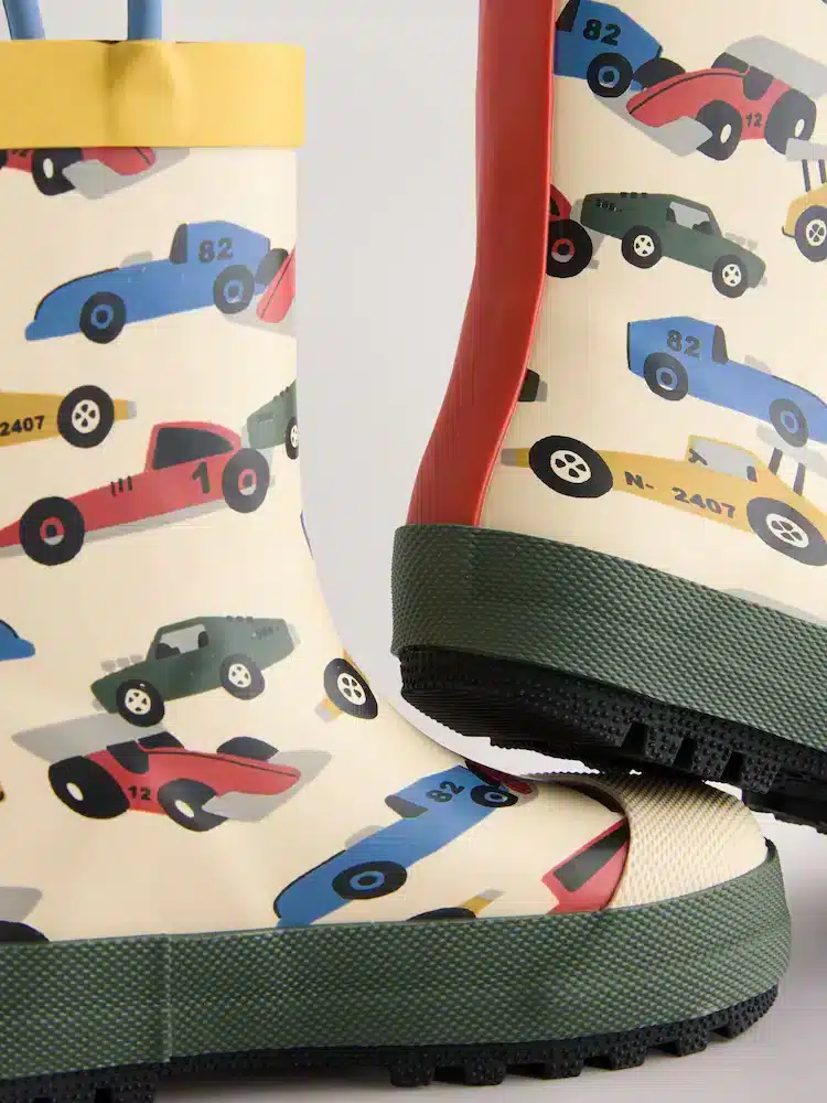 Botas de Agua con Asa de Carritos para Niños – Diseño Exclusivo y Calidad Premium en Importados Europa & UK - foto 4…