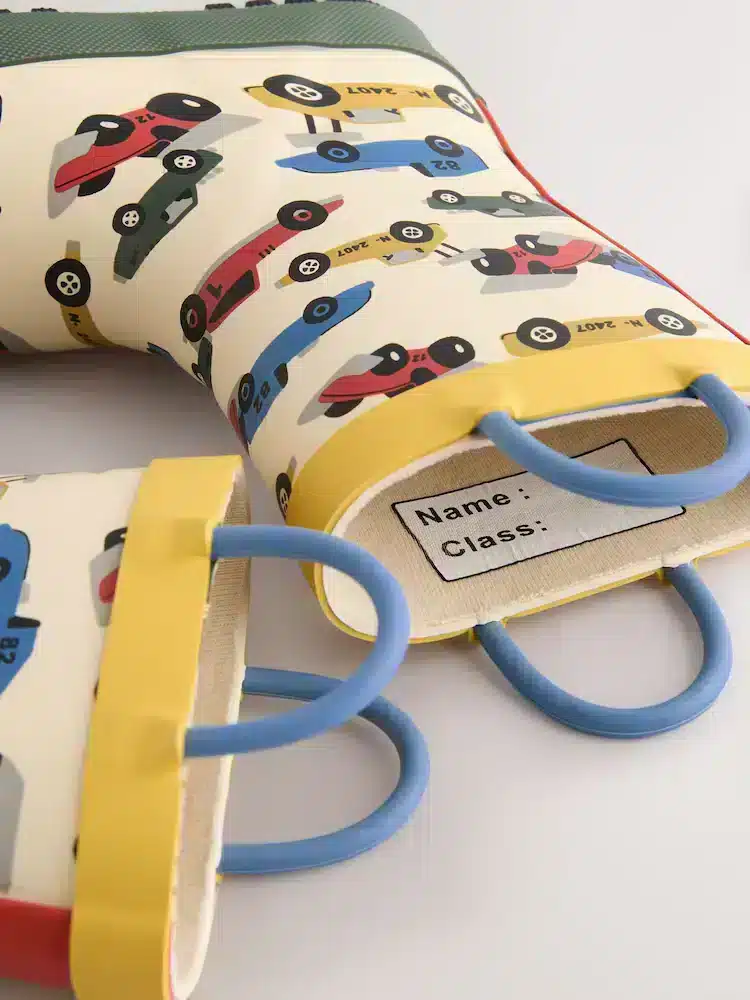 Botas de Agua con Asa de Carritos para Niños – Diseño Exclusivo y Calidad Premium en Importados Europa & UK - foto 5…