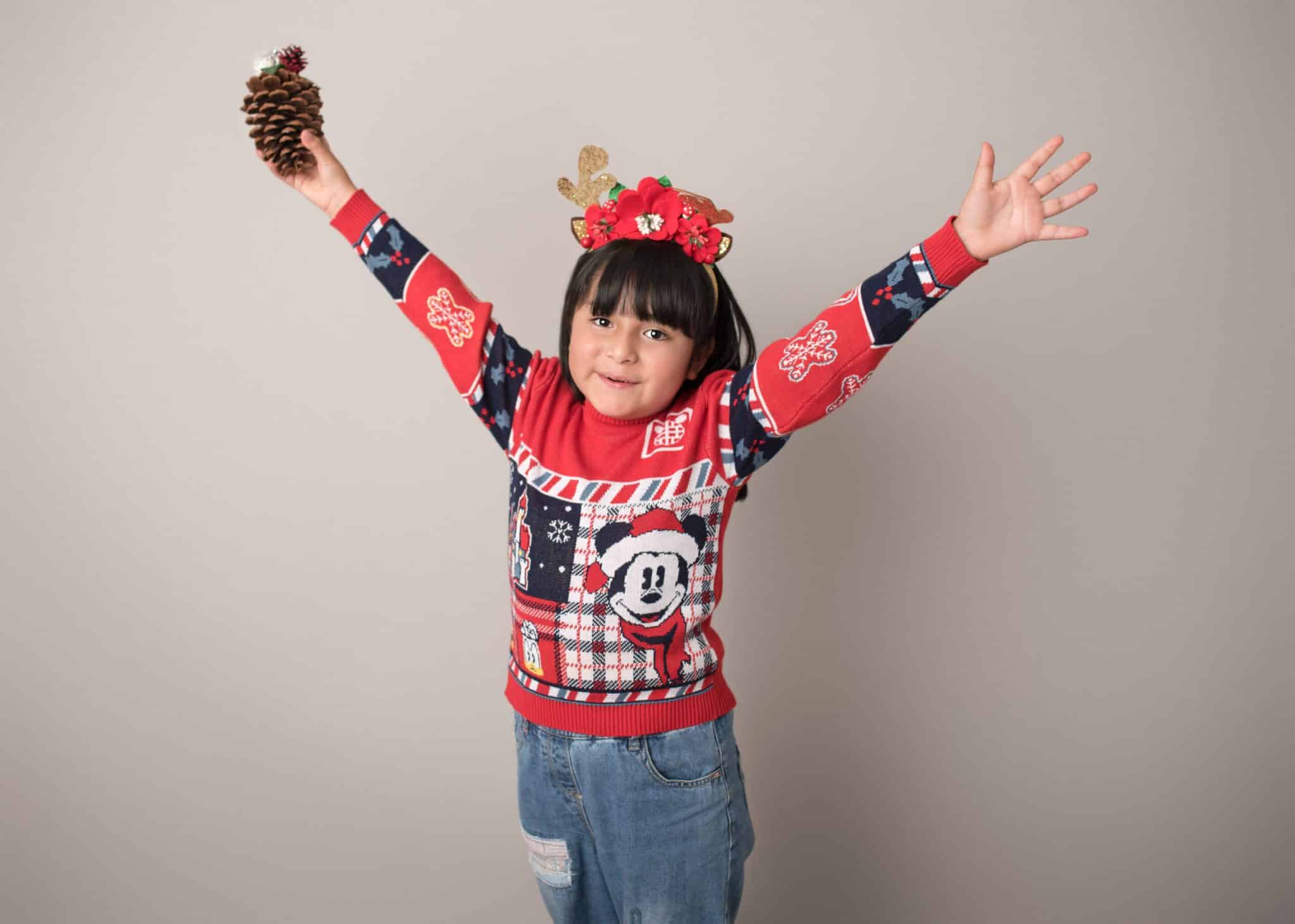 Chompa Navideña Mickey Mouse en Navidad - foto 2 | La Mirilla Kids