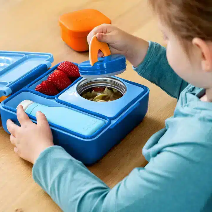 Lonchera OmieBox Cielo Azul – Práctica y Versátil en Loncheras | La Mirilla Kids