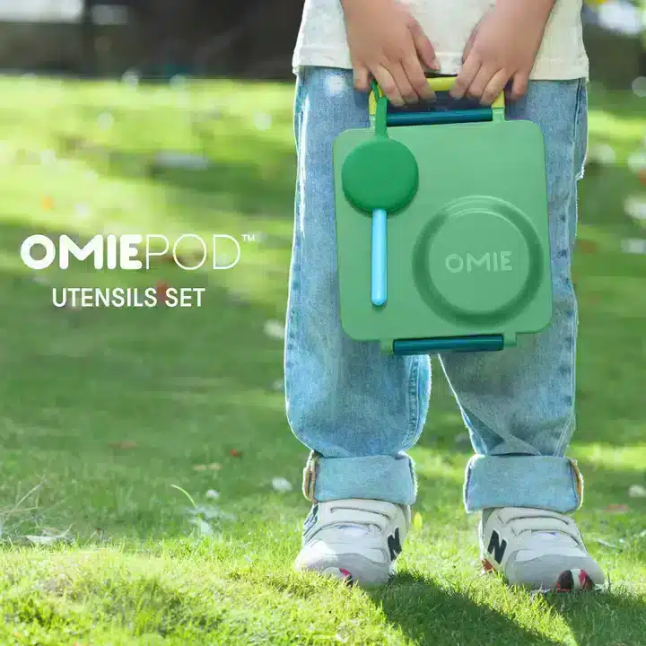 OmiePod Set de Cubiertos con Estuche de Silicona – Verde/Celeste en Accesorios de lonchera | La Mirilla Kids