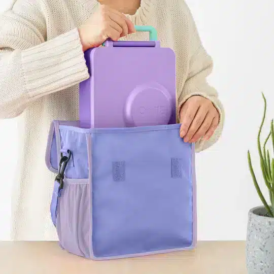 OmieTote Lonchera de Tela Plegable y Lavable – Morado en Mochilas escolares | La Mirilla Kids