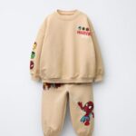 Conjunto Marvel beige para niños