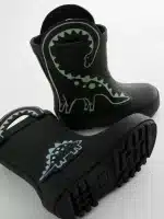 Botas con Asa Dinosaurio Negro – Brilla en la Oscuridad - Imagen 3