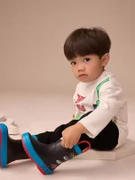 Hot Wheels Negros – Botas de Agua con Asa para Niños | Edición Limitada - Imagen 2