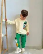 Conjunto Mickey Mouse para niños color crema con verde