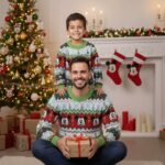 Chompa Navideña Mickey Mouse | ¡Estilo y Diversión para Navidad!