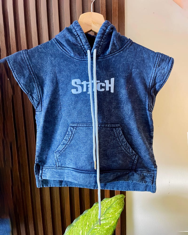 chaleco-stitch.jpg Chaleco Stitch para niñas en franela jaspeada – Edición limitada y exclusiva - Imagen 1