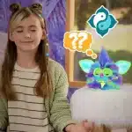 Peluche Furby Galaxy Aurora | Interactivo y Brilla en la Oscuridad - Imagen 9