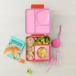 OmiePod Set de Cubiertos con Estuche de Silicona - Fucsia/Rosado - Imagen 3