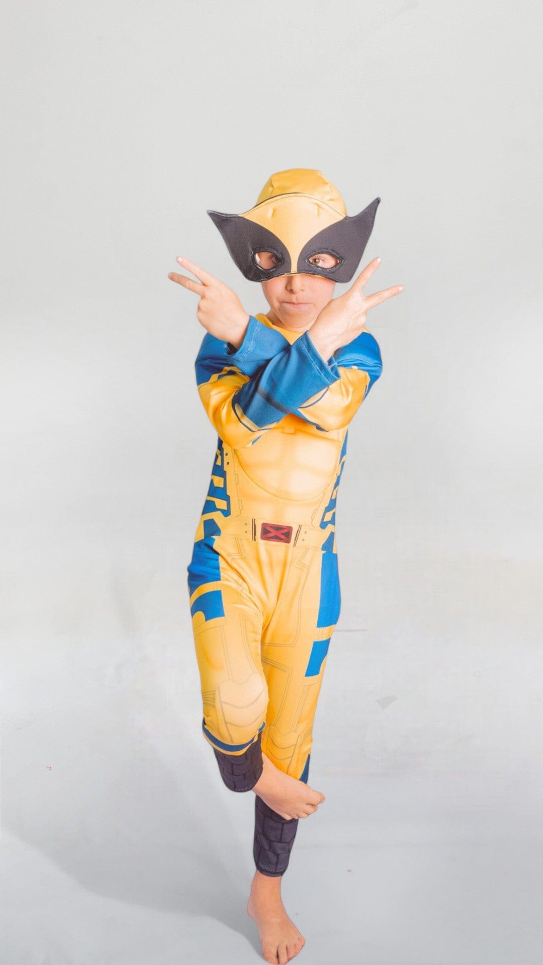 w-Photoroom_0d883f3e-664e-442a-8b0b-f5a1dab7053c.jpg Disfraz Wolverine para niños | Halloween y juegos de superhéroes - Imagen 1