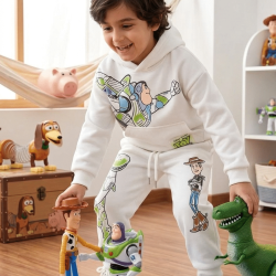 Conjunto Toy Story Blanco de algodón perchado para niño con estampado de Buzz Lightyear y Woody.