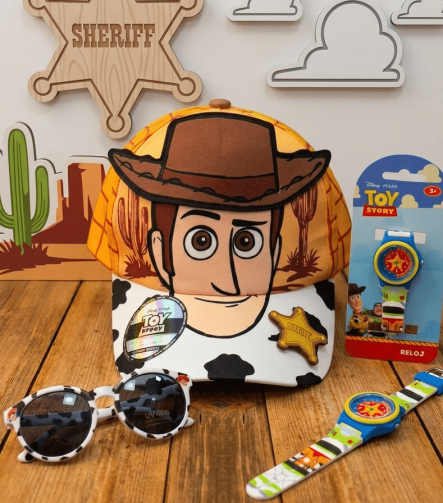 Pack Woody Toy Story original con gorro infantil, lentes con protección UV400 y reloj para niños.